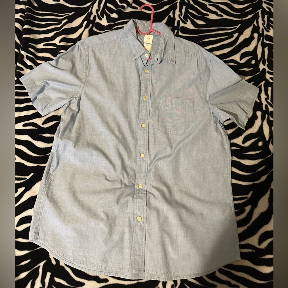 H&M L.O.G.G. Mens Button Down short sleeve 100% cotton light blue shirt